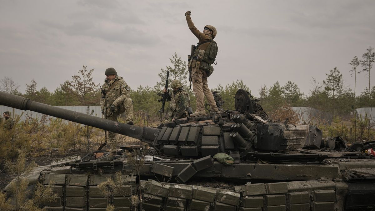Ruští vojáci už odmítají bojovat, hlásí ukrajinský generální štáb